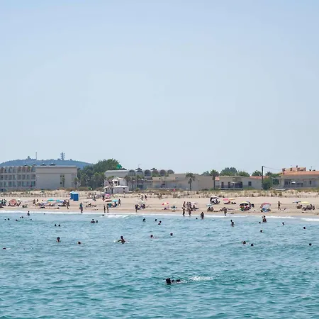 Apartment 6 Pers, Terrasse, A 2 Pas De Et Commerces, Parking, Option Internet - Fr-1-387-153