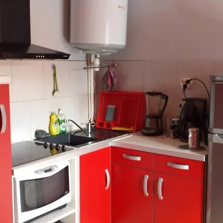 Apartment 6 Pers, Terrasse, A 2 Pas De Et Commerces, Parking, Option Internet - Fr-1-387-153 *