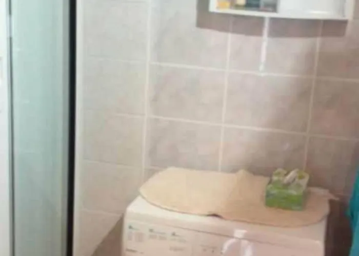 6 Pers, Terrasse, A 2 Pas De Et Commerces, Parking, Option Internet - Fr-1-387-153 Lejlighed