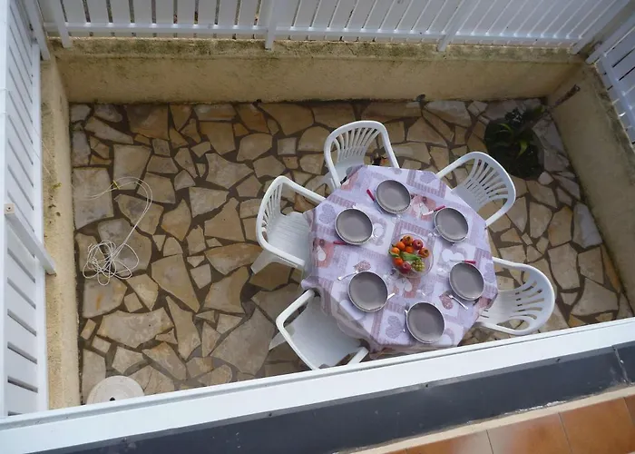 6 Pers, Terrasse, A 2 Pas De Et Commerces, Parking, Option Internet - Fr-1-387-153 Marseillan (Herault)